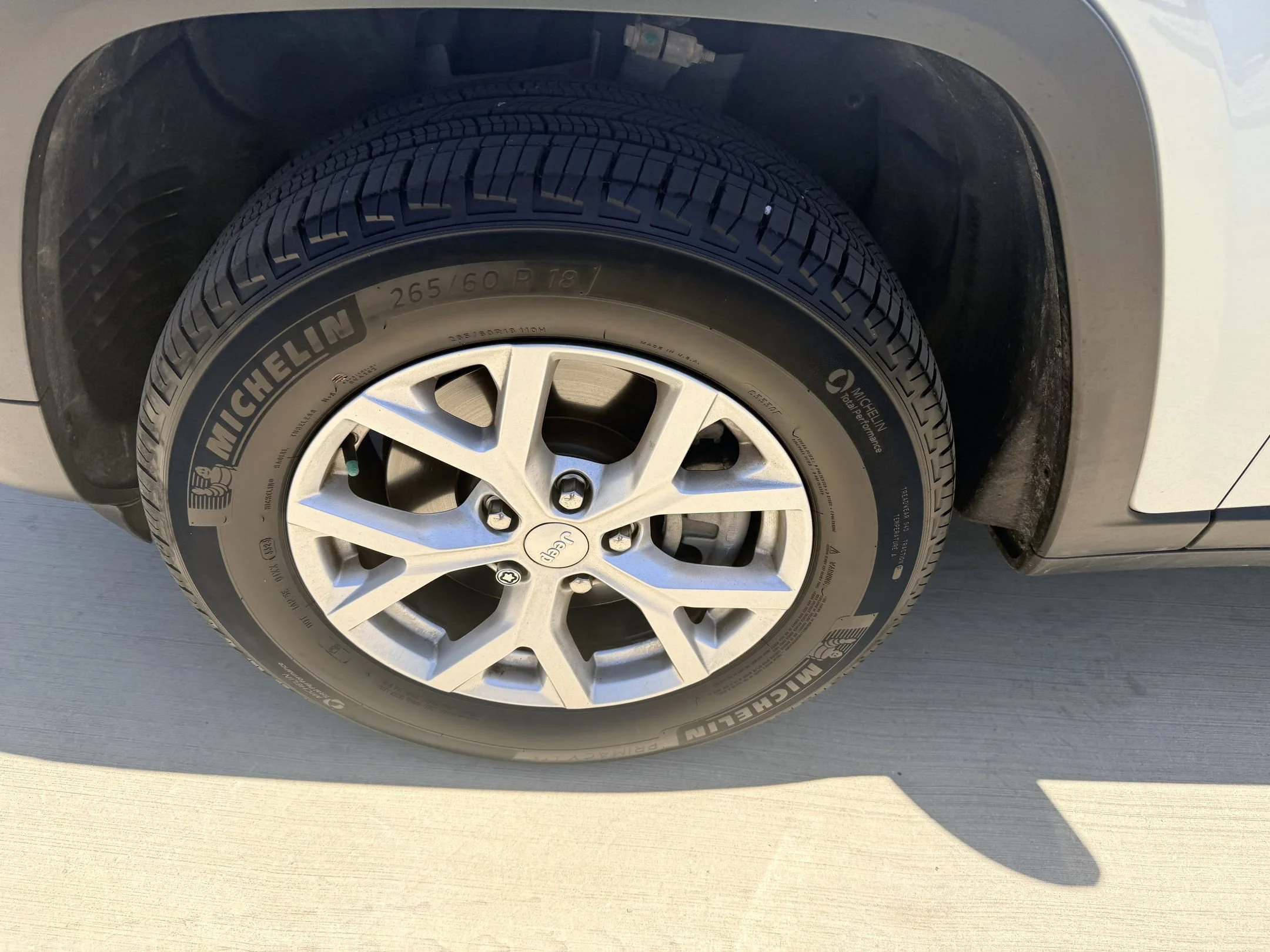 Used 2024 Silver Jeep Limited image 13