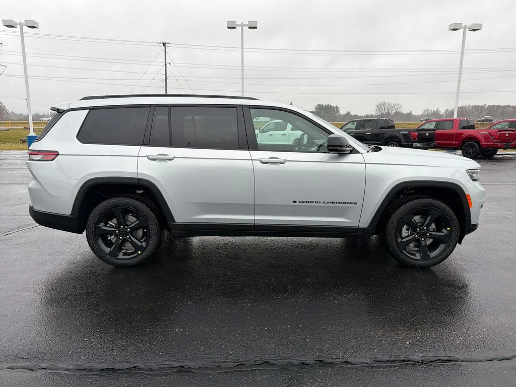 2025 Jeep Grand Cherokee L Altitude - Photo 6