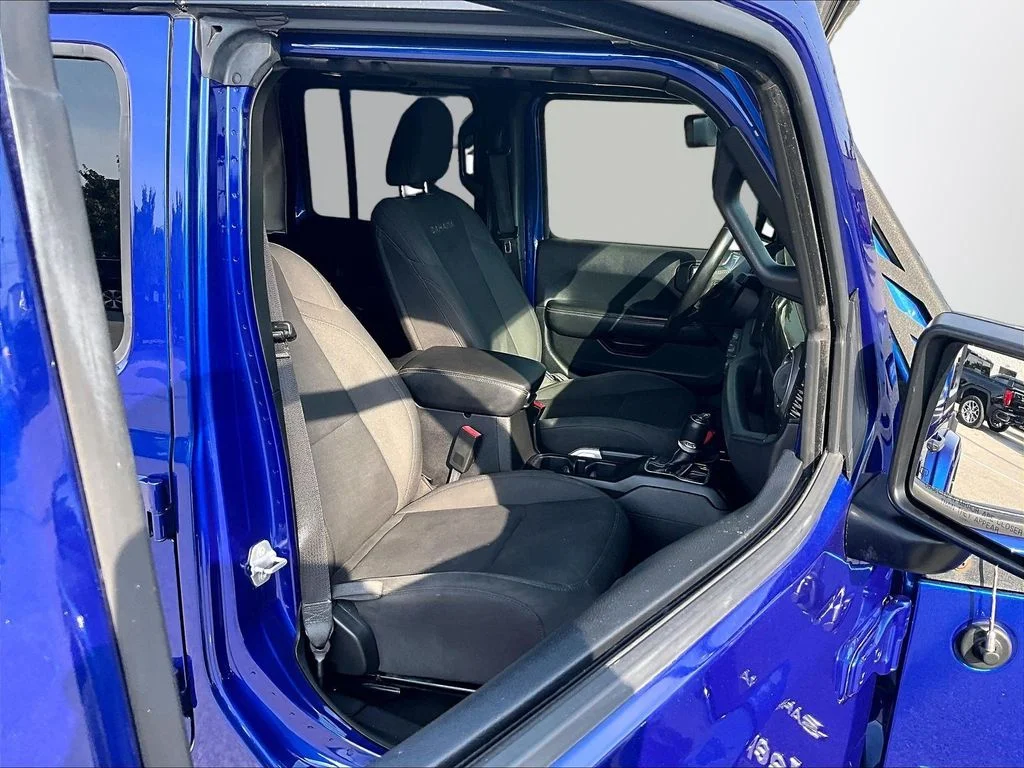 Used 2018 Blue Jeep Unlimited Sahara image 8