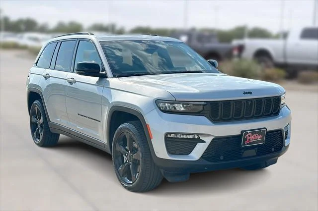 New 2025 Silver Zynith Exterior Paint Jeep Limited image 13