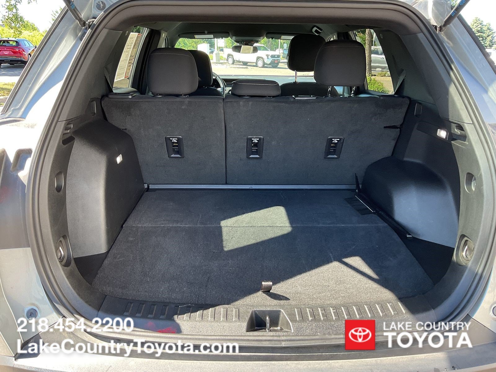Used 2025 Graphite Gray GMC Elevation image 8