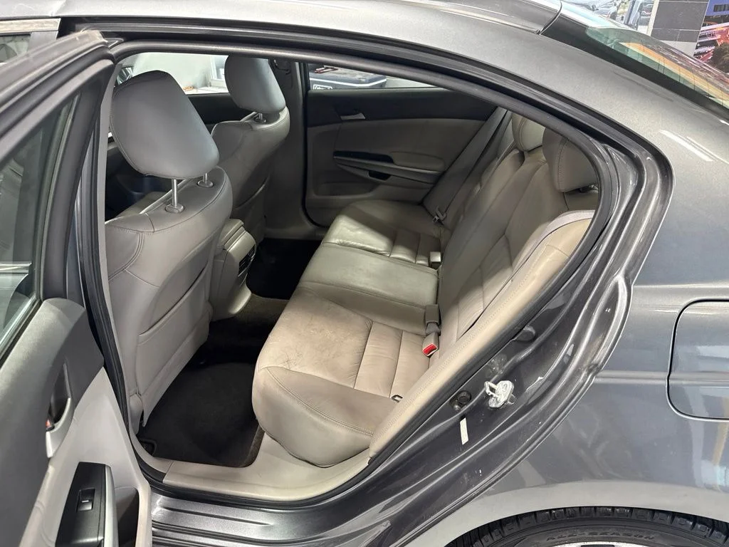 Used 2010 Gray Honda EX-L image 9
