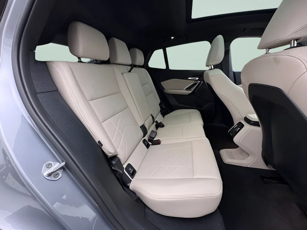 Used 2025 Gray Metallic BMW xDrive28i image 33