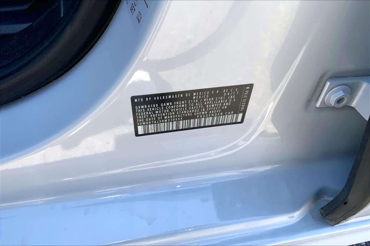 Used 2017  Volkswagen 1.4T SE image 34
