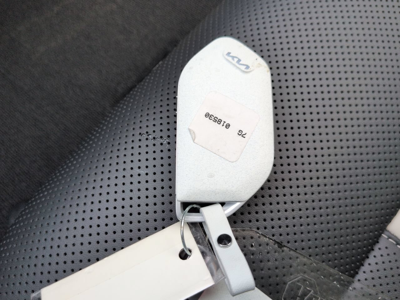 New 2026 Glacial White Pearl / Black Ro Kia GT-LINE image 36