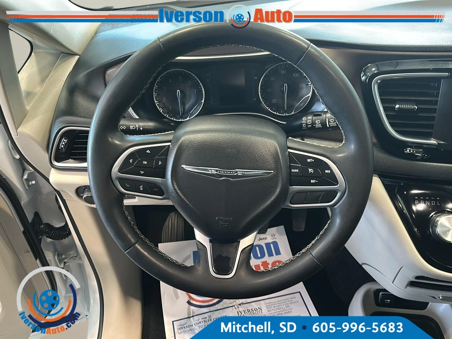 Used 2023 Bright White Clearcoat Chrysler LX image 16