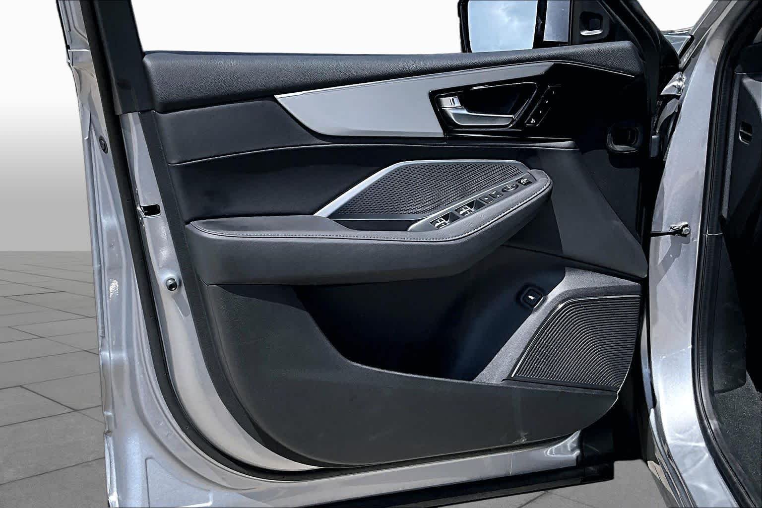 New 2026 Solar Silver Metallic Acura  image 10