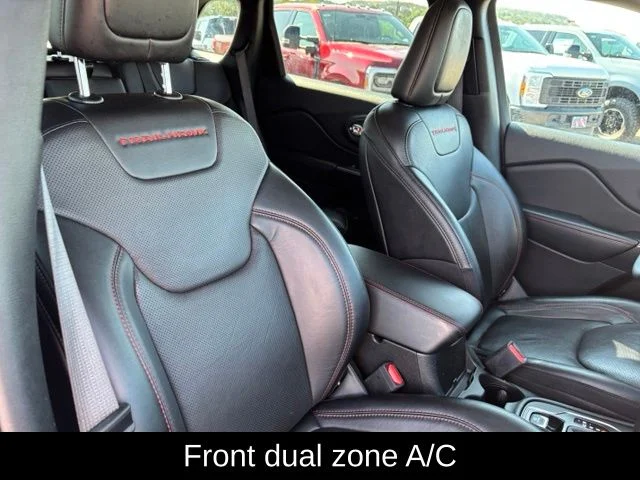 Used 2022 White Jeep Trailhawk image 25