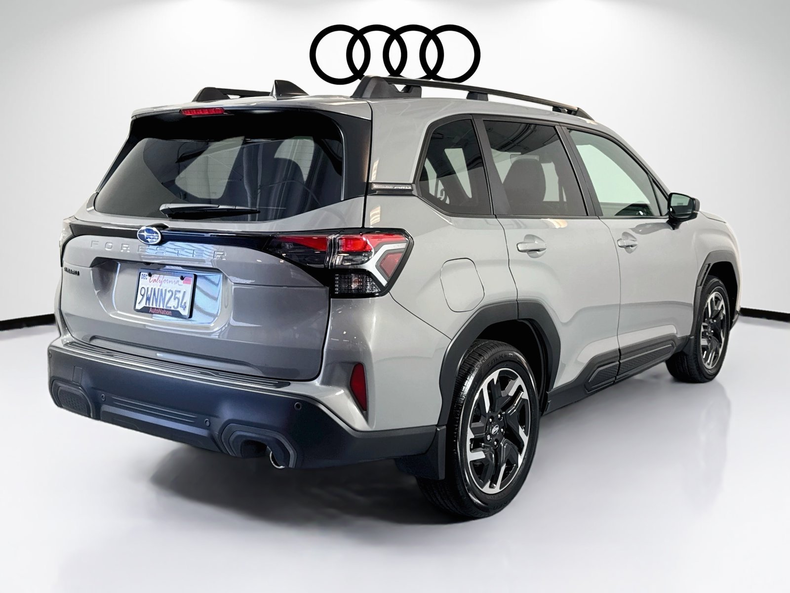 Used 2026 River Rock Pearl Subaru Limited image 5