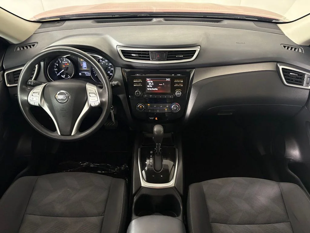 Used 2016 Red Nissan S image 31