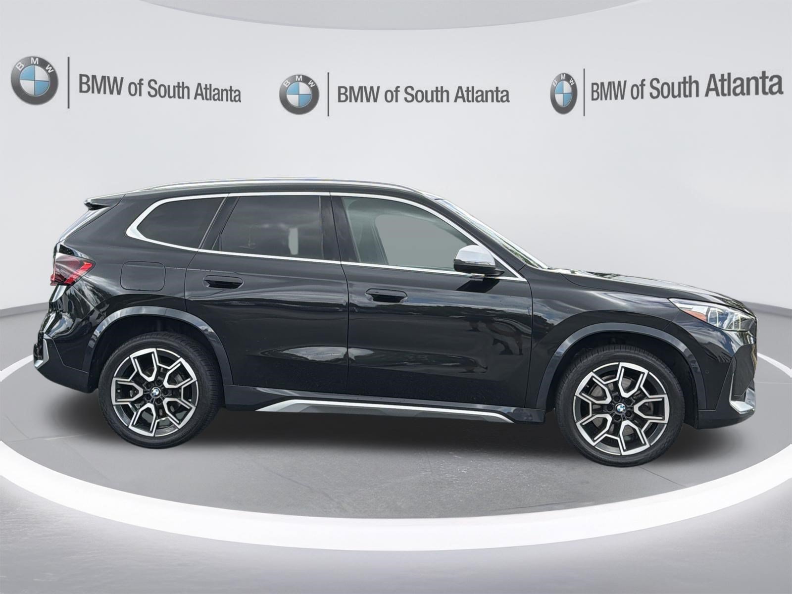 Used 2023 Black Sapphire Metallic BMW xDrive28i image 29