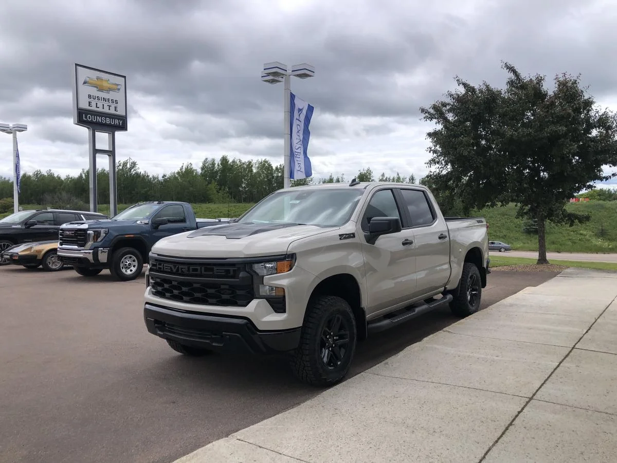 New 2026 White Chevrolet 4wd Crew Cab 147 image 4