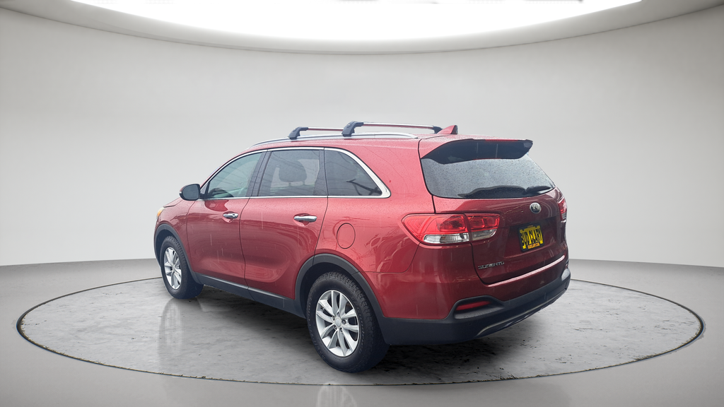 Used 2018 Red Kia LX image 5
