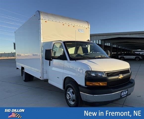 New 2025 Summit White Chevrolet  image 10