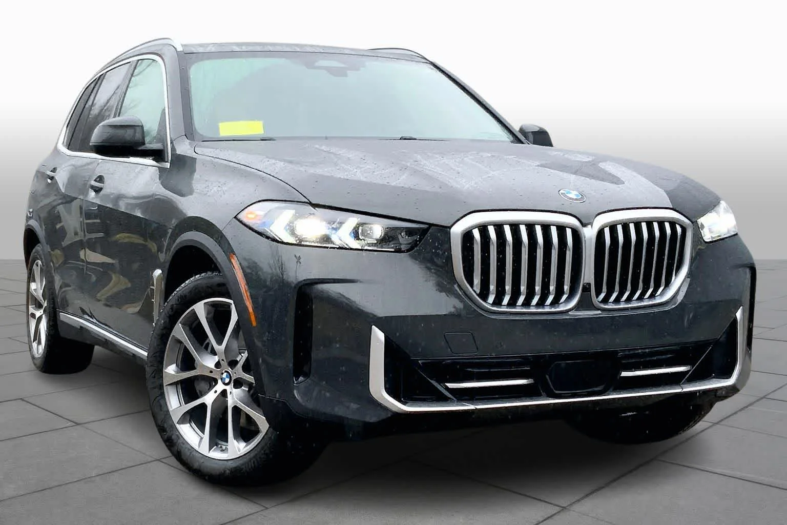 New 2026 Dravit Grey Metallic BMW xDrive40i image 2