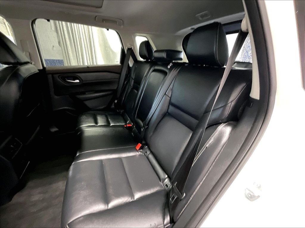 Used 2023 Pearl White Tricoat Nissan SL image 15