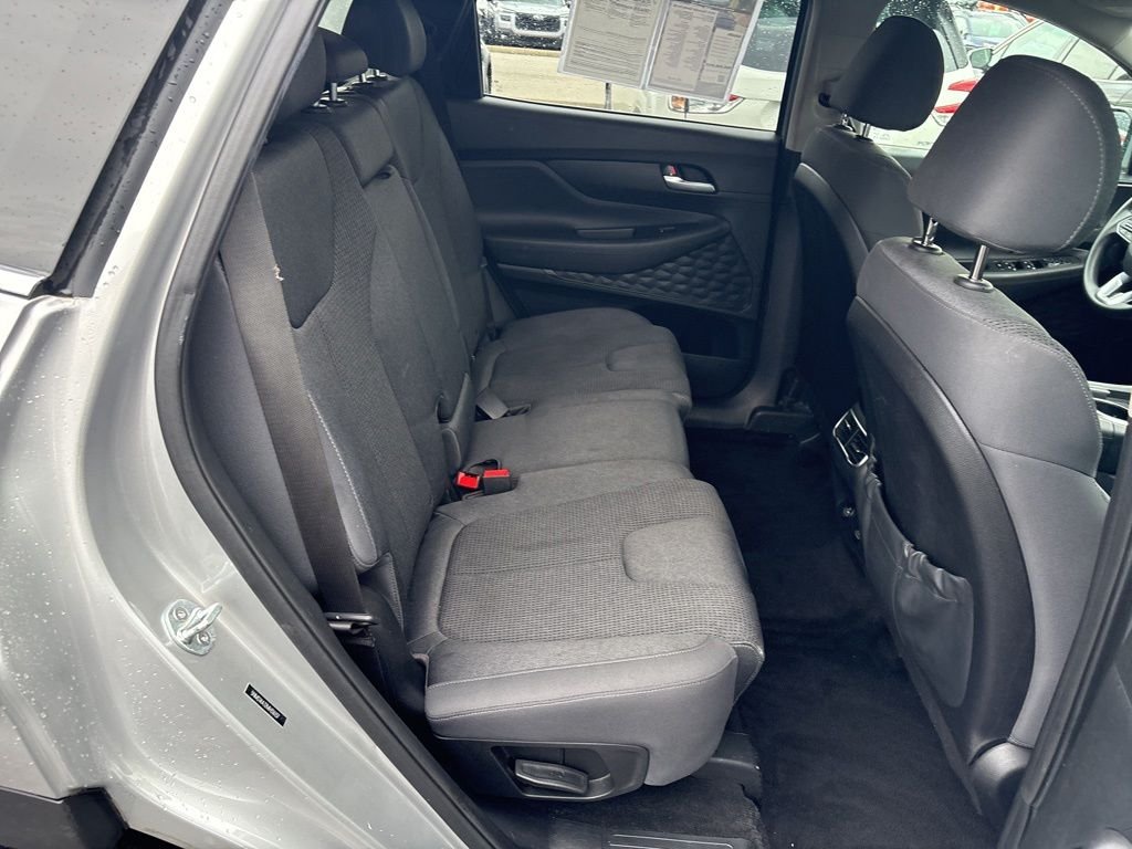Used 2021 Silver Hyundai SE image 11