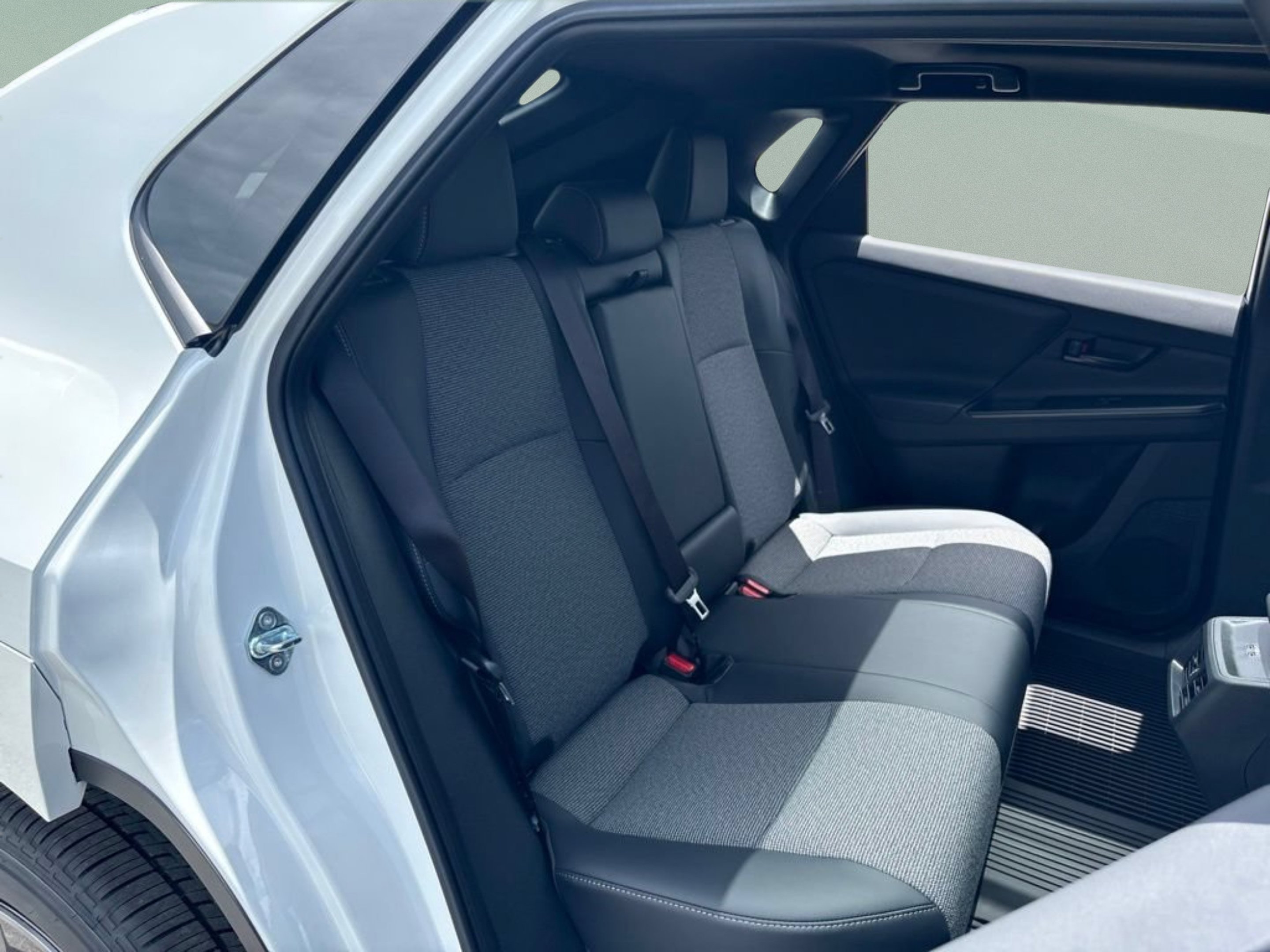 New 2026 Wind Chill Pearl Toyota XLE image 22
