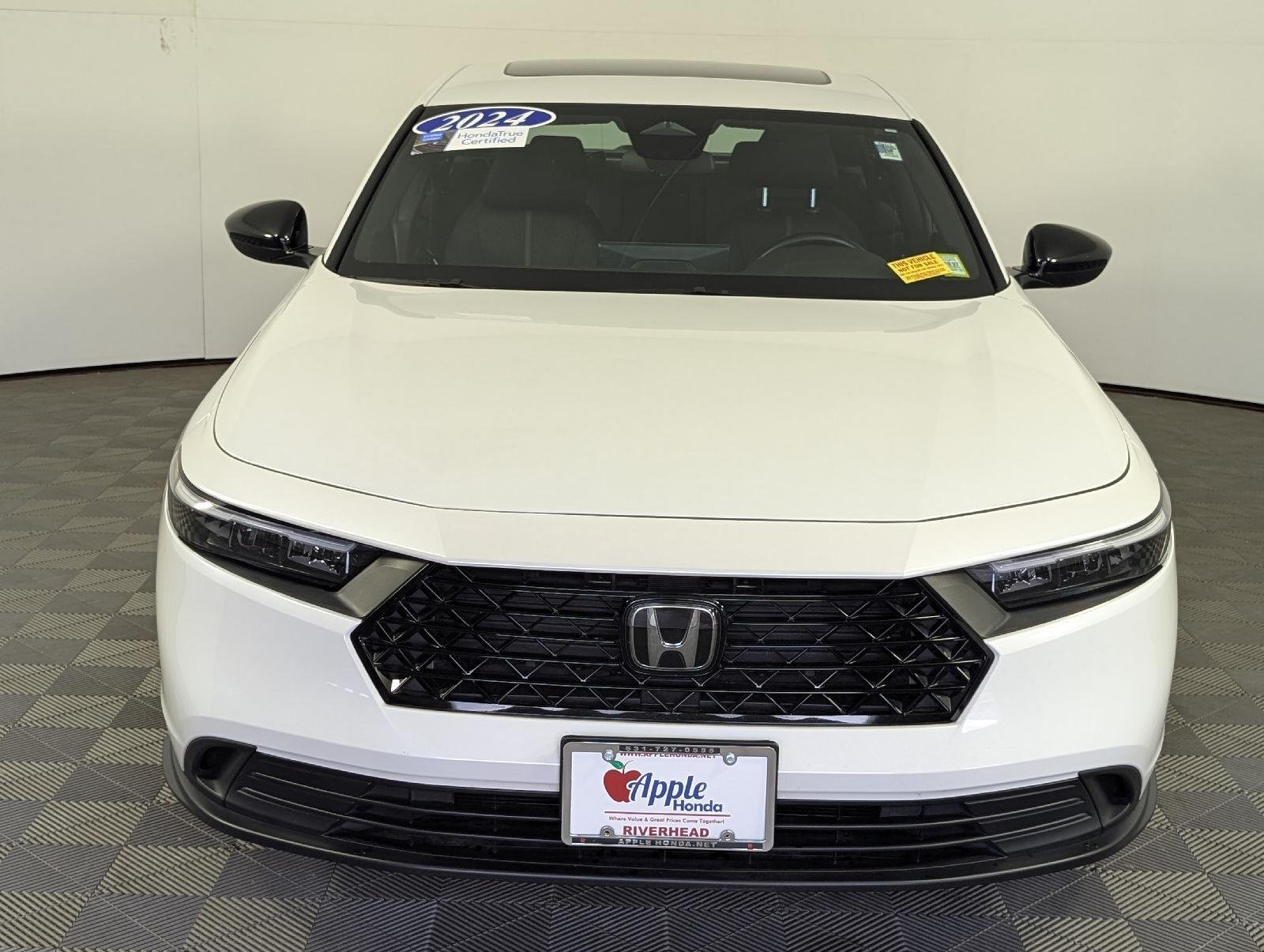 Used 2024 Platinum White Pearl Honda Sport image 2