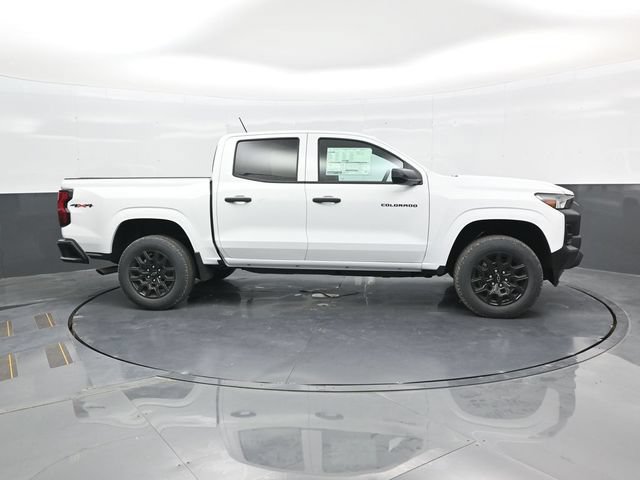 New 2026 Summit White Chevrolet WT image 8