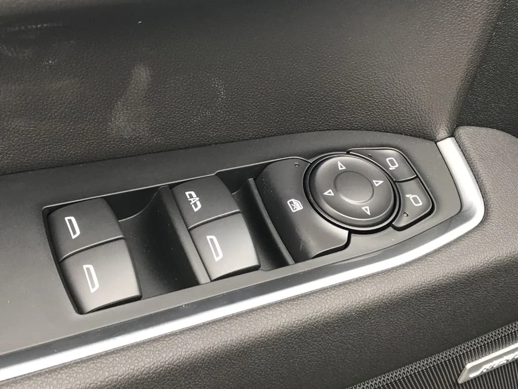 New 2026 Onyx Black GMC Elevation image 17