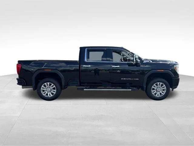 Used 2022 Ebony Twilight Metallic GMC Denali image 7