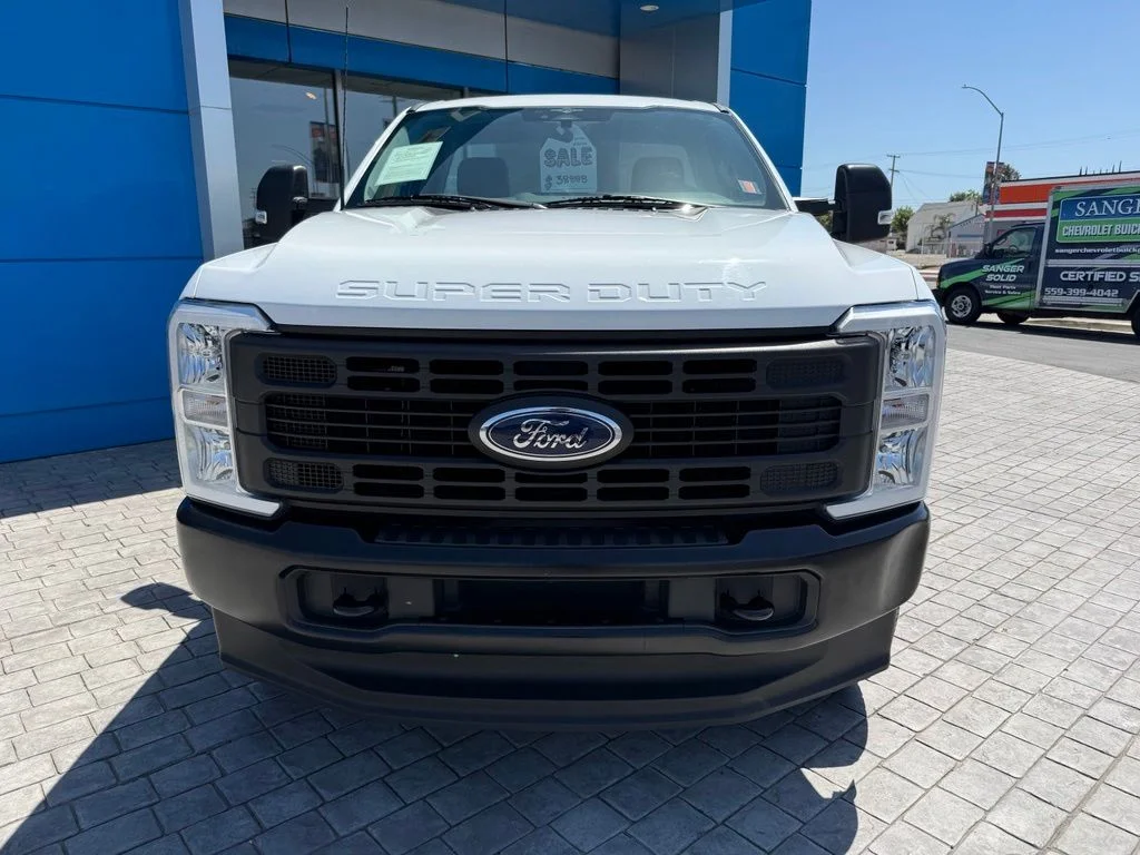 Used 2023 White Ford XL image 3
