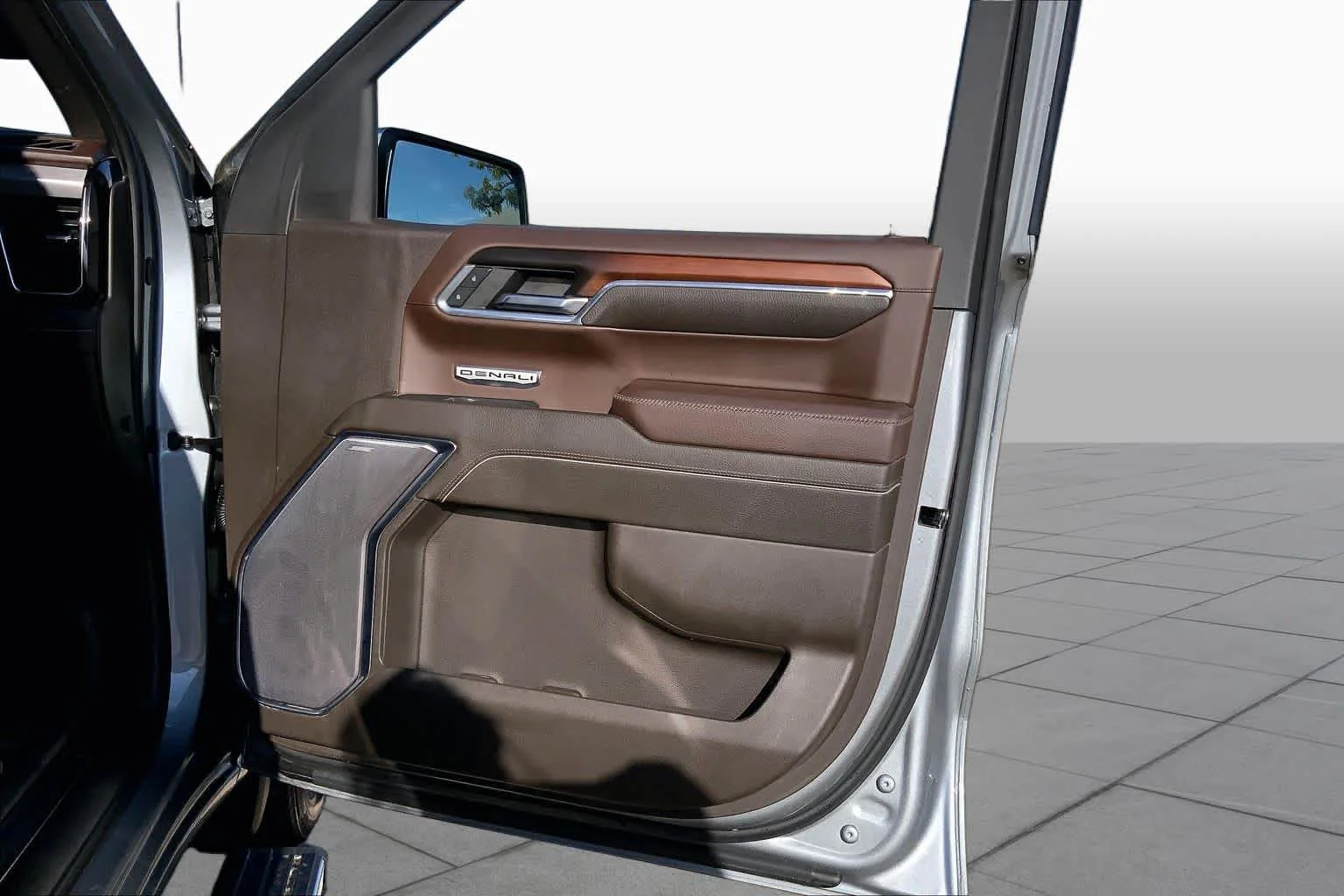 Used 2024 Sterling Metallic GMC Denali image 21