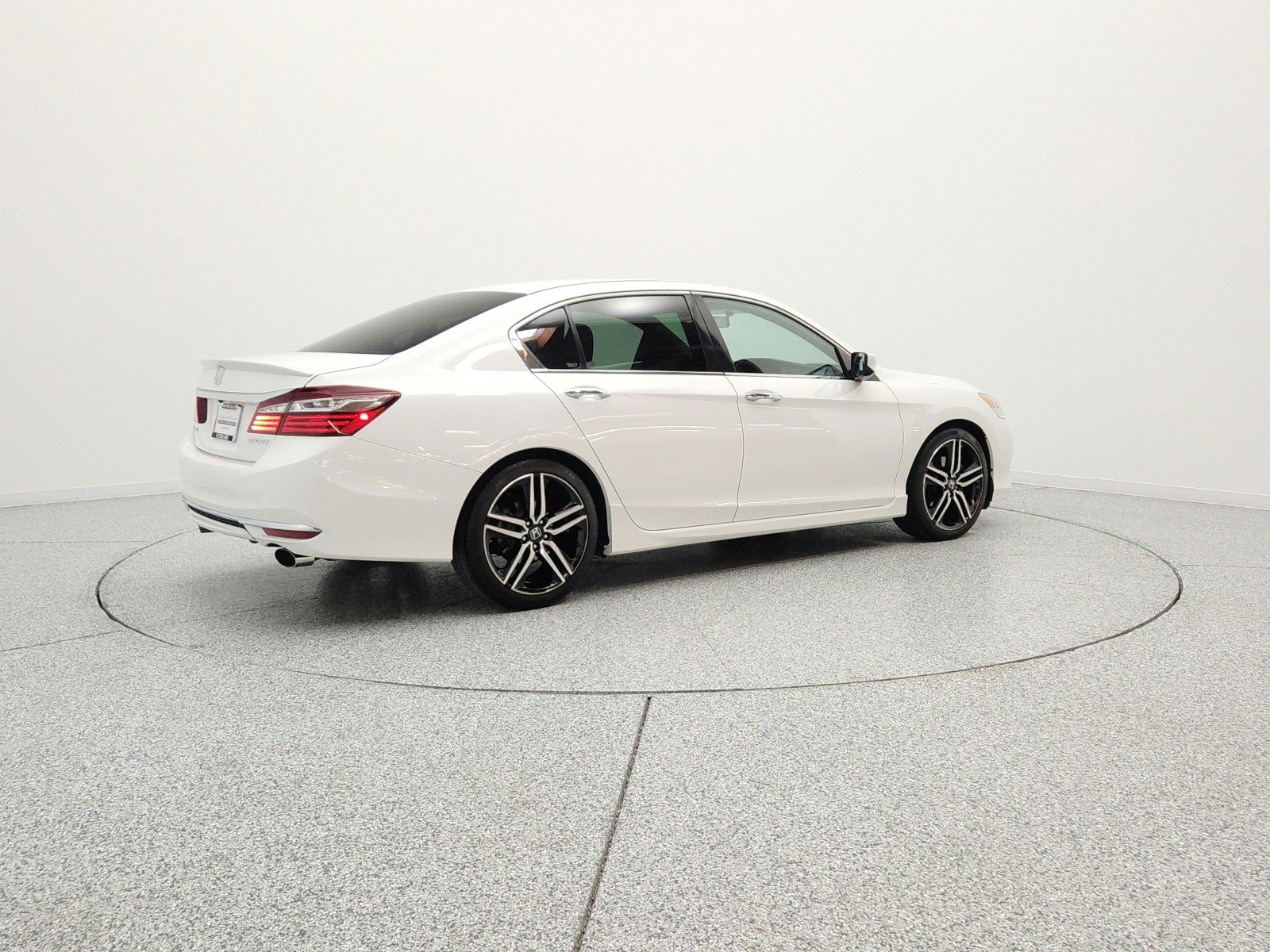 Used 2016 White Orchid Pearl Honda 4dr I4 CVT Sport image 5