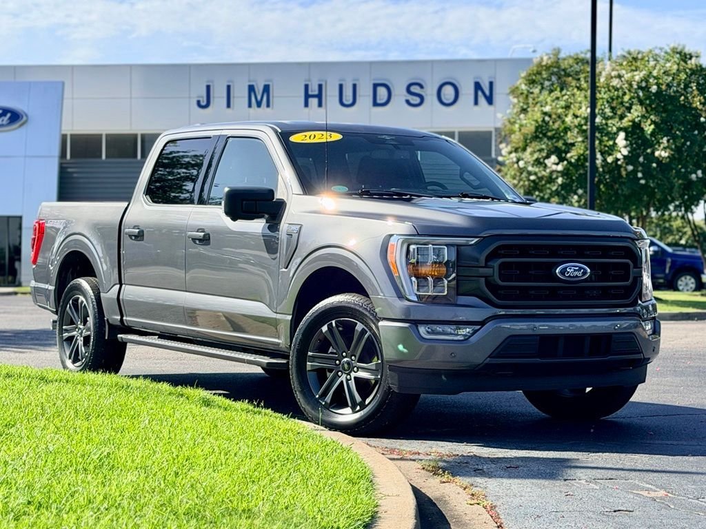 Used 2023 Gray Ford XLT image 2