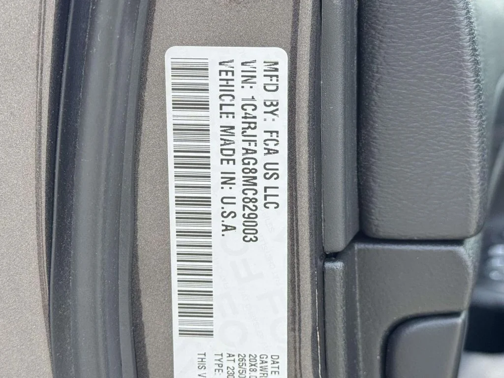 Used 2021 Gray Jeep Laredo X image 29