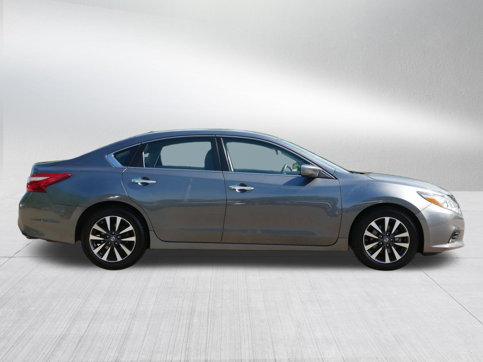 Certified Used 2017 Gun Metallic Nissan 2.5 SV image 8