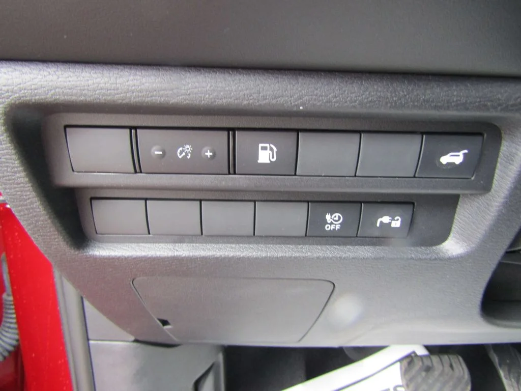 2025 Mitsubishi Outlander Plug-in Hybrid SE - Photo 16