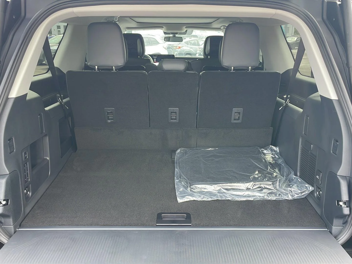 New 2027 Agate Black Metallic Ford Active image 30