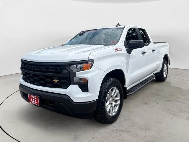 Used 2025 Summit White Chevrolet WT image 1