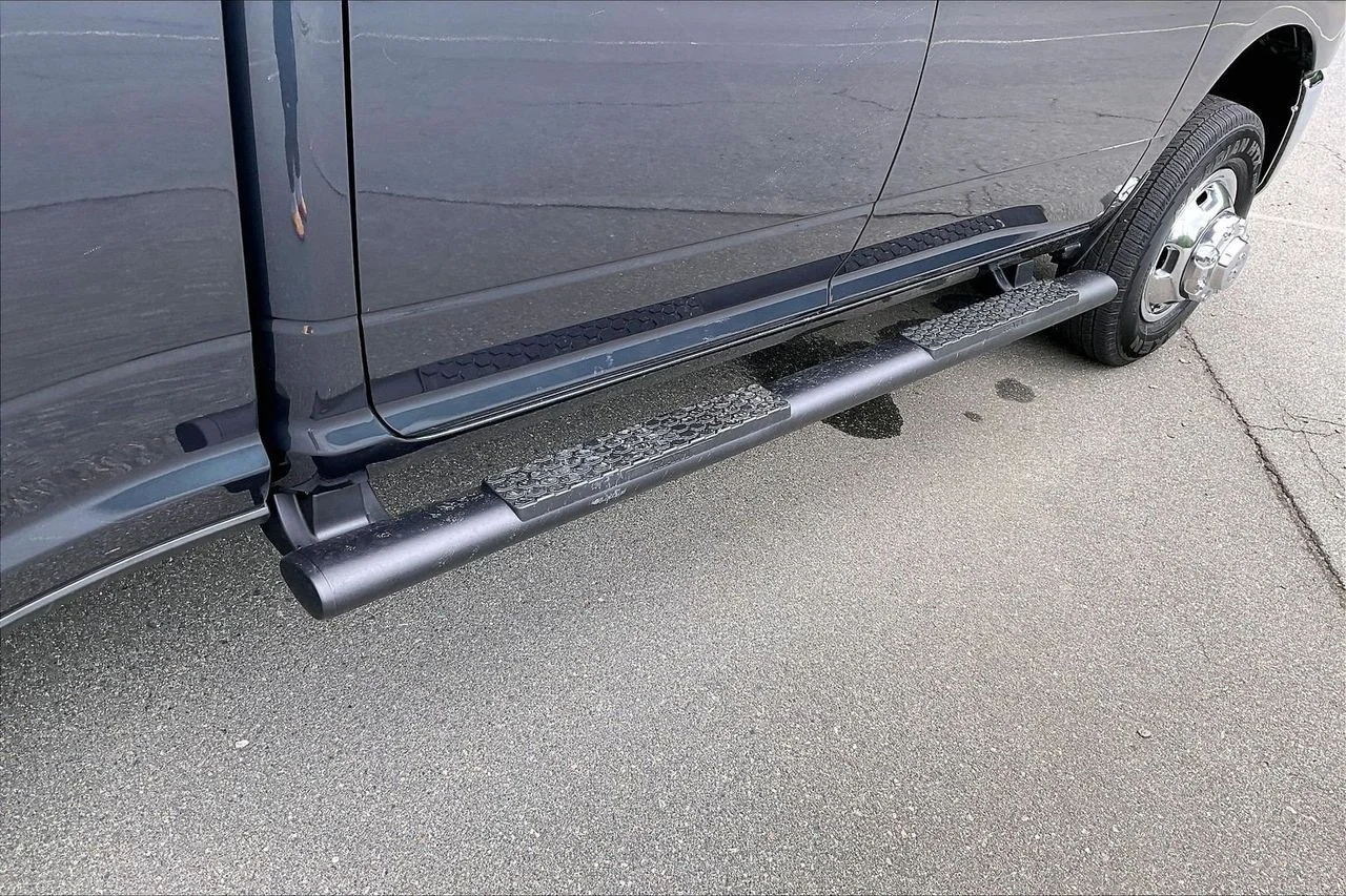 New 2026 Forged Blue Metallic Exterior Paint RAM Tradesman image 9
