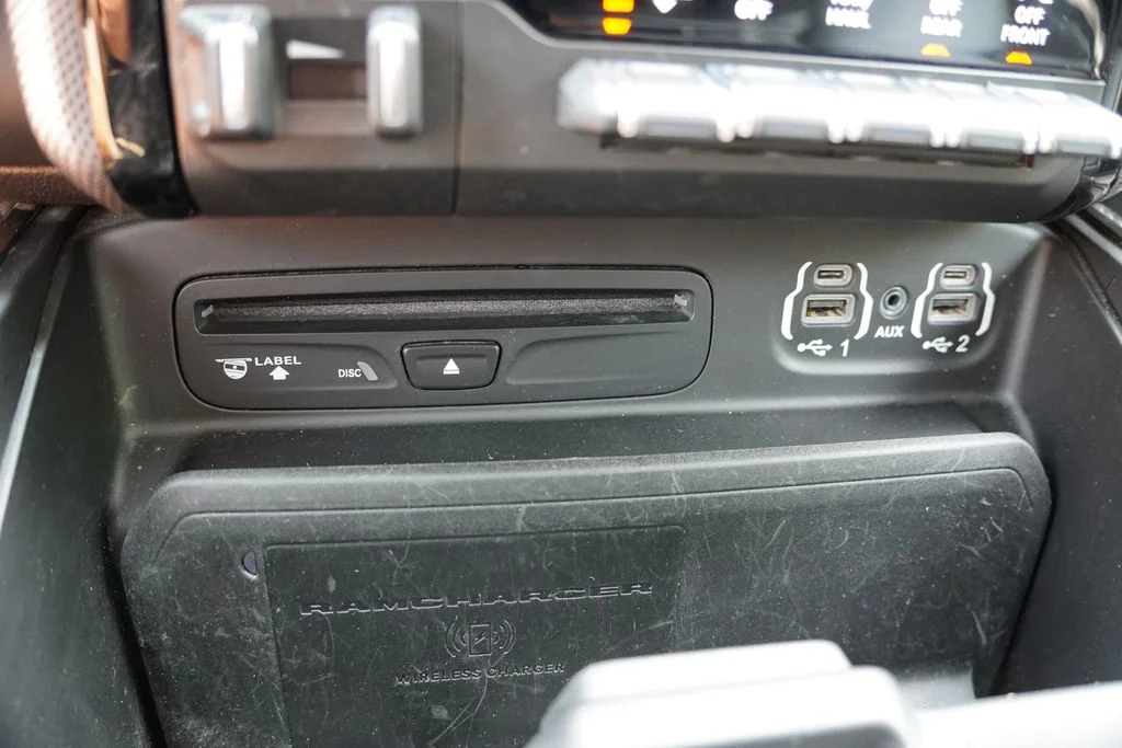 Used 2019 Diamond Black Crystal Pearlcoat Ram Limited image 34