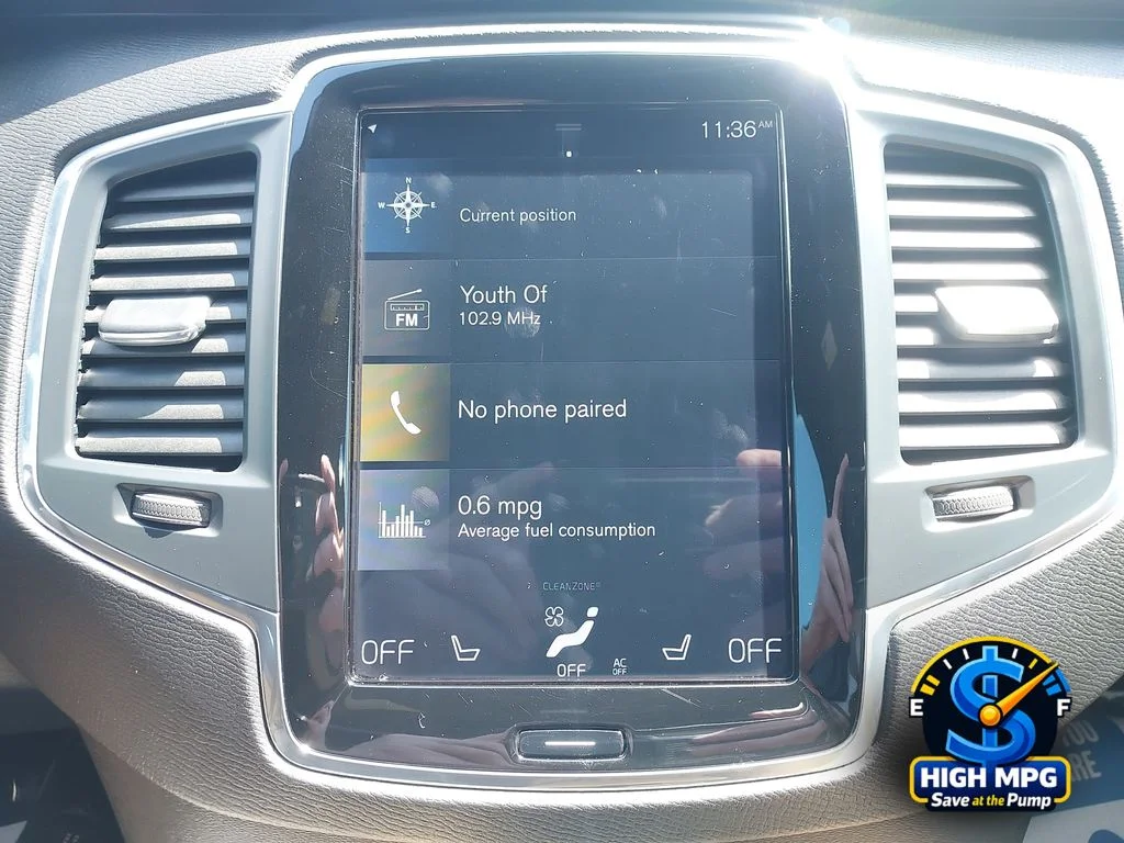 Used 2018 Black Volvo T6 Momentum image 17