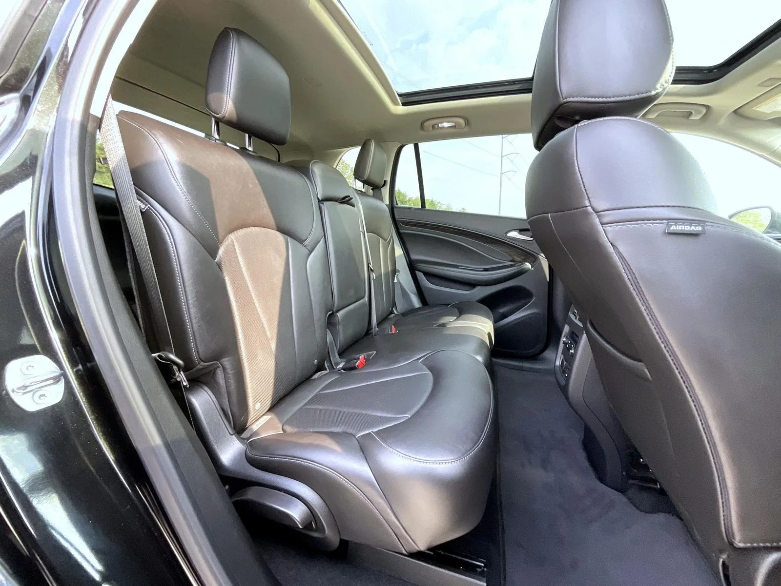 Used 2020 Black Buick Essence image 20