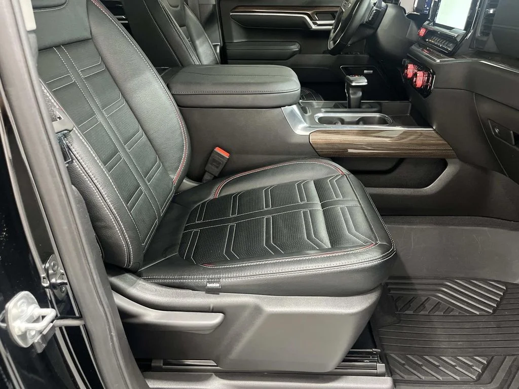 Used 2025 Black Chevrolet RST image 29