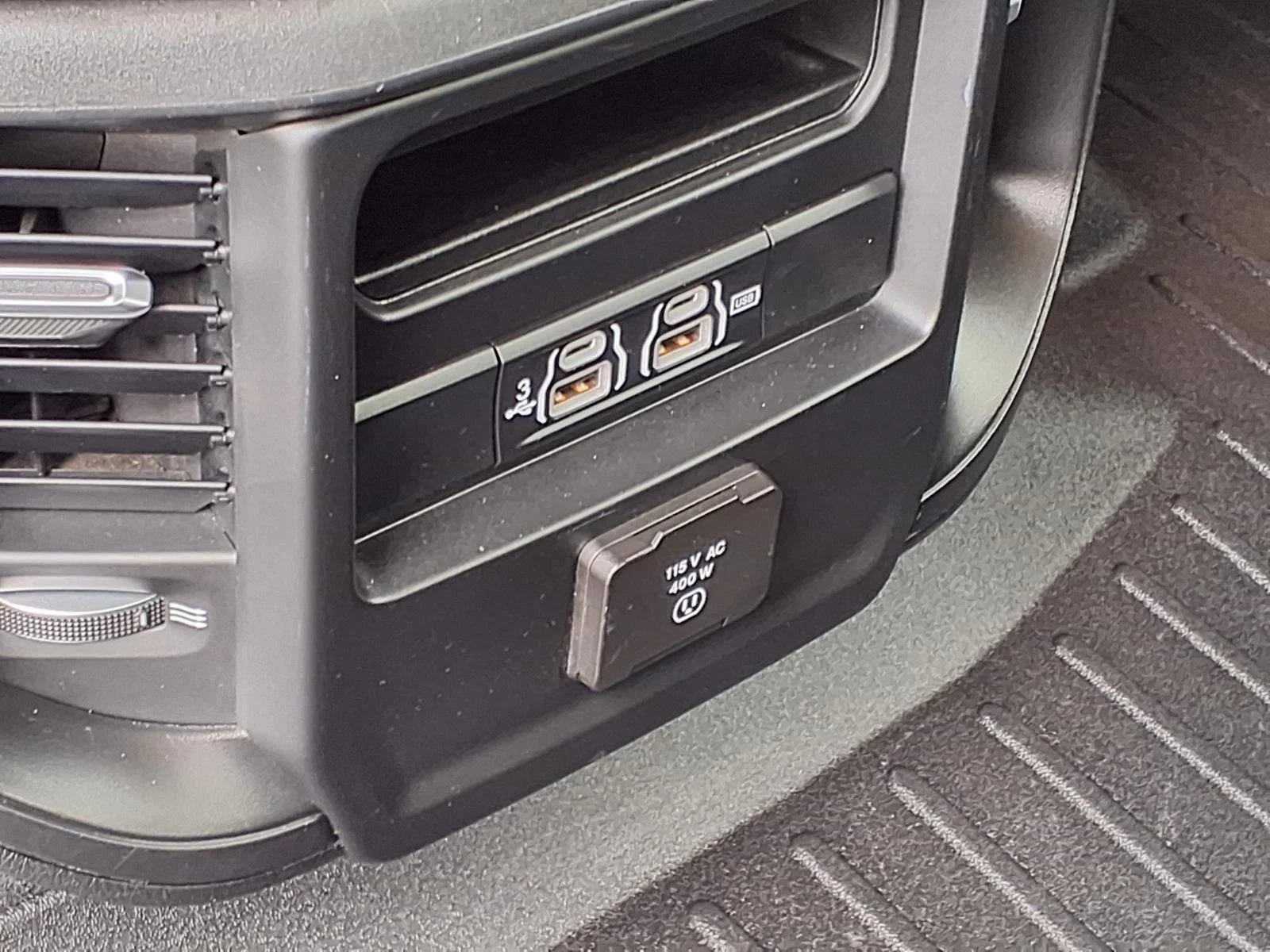 Used 2020 Patriot Blue Pearlcoat Ram Laramie image 17