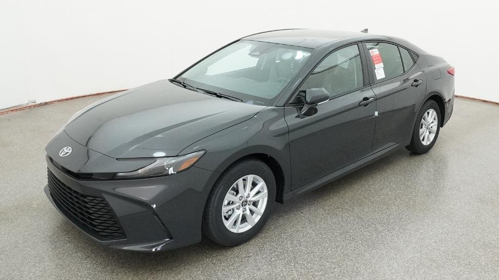 2026 Toyota Camry LE Hybrid's photo