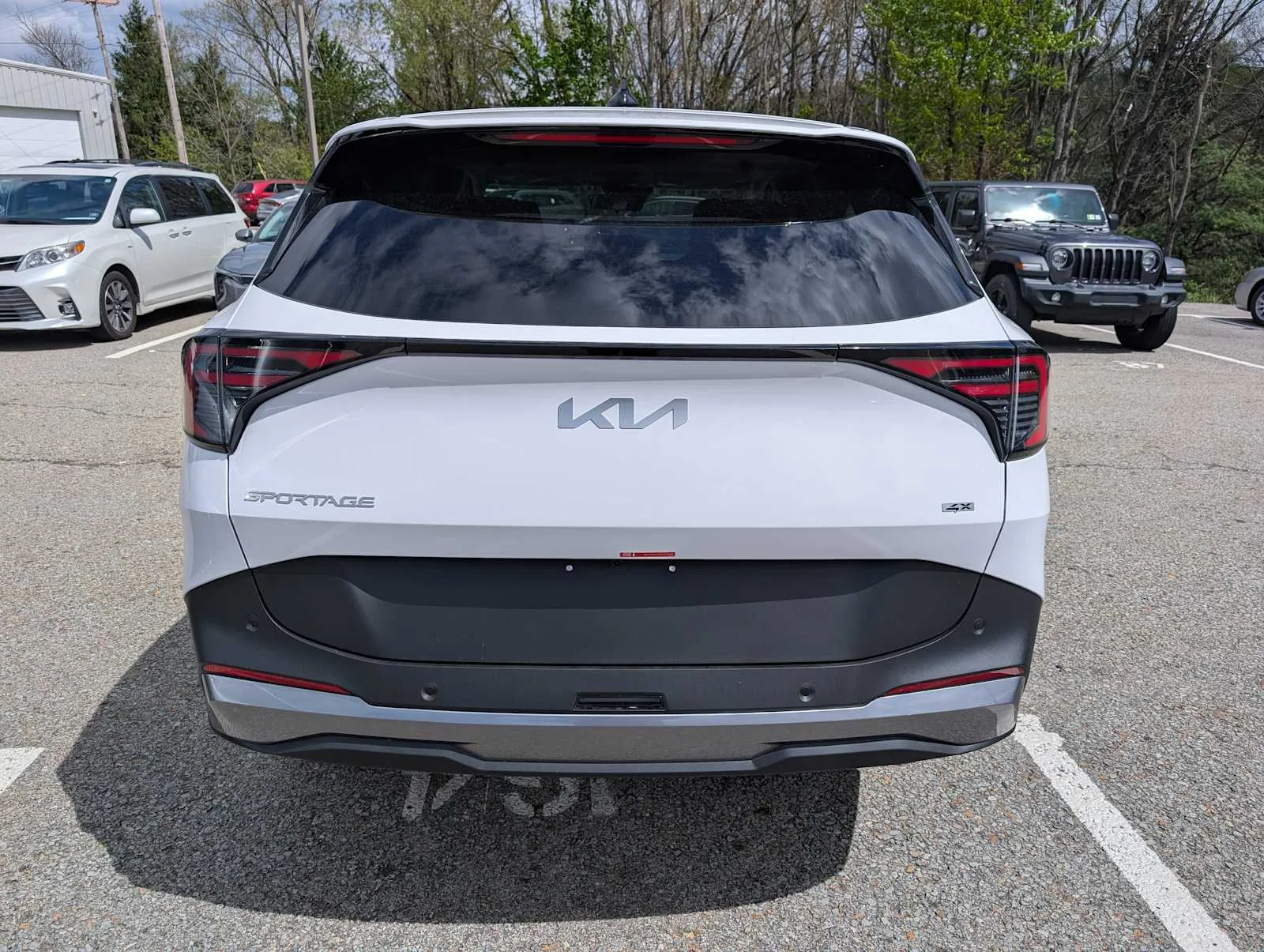 New 2026 Glacial White Pearl Kia LX image 8