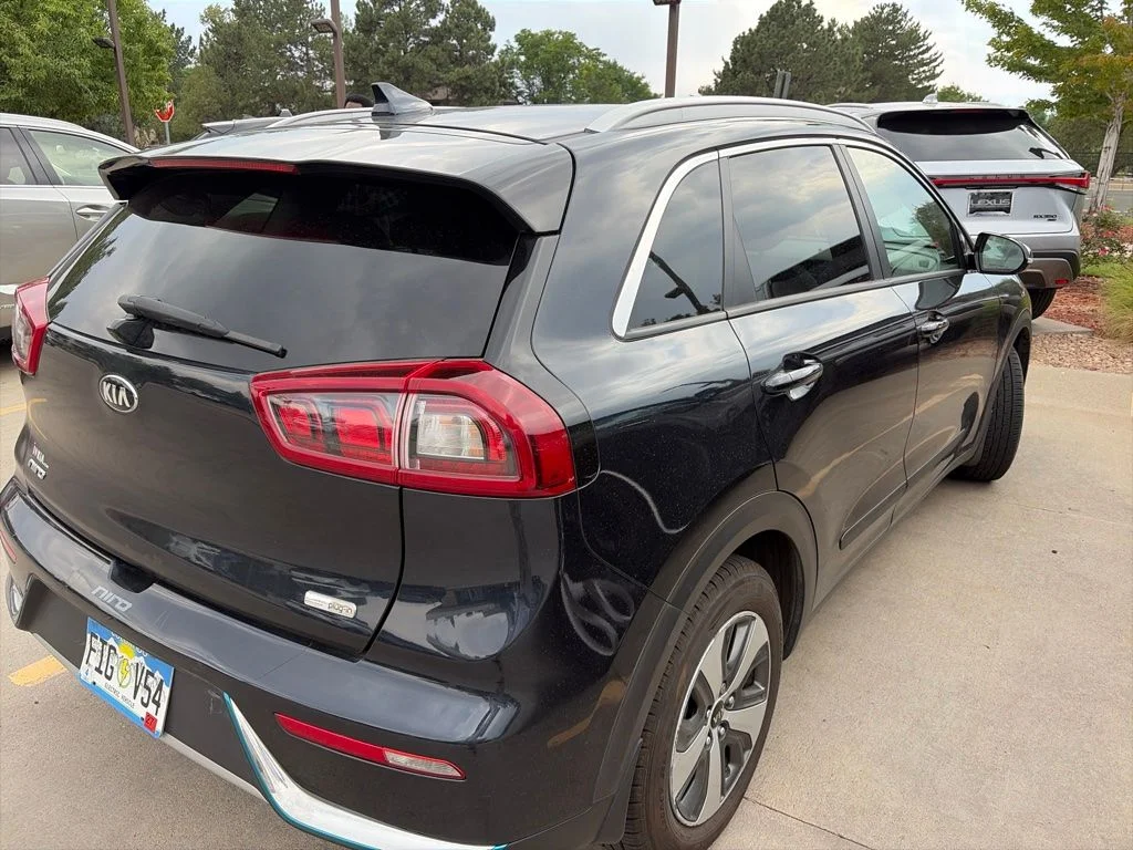 Used 2018 Blue Kia EX image 3
