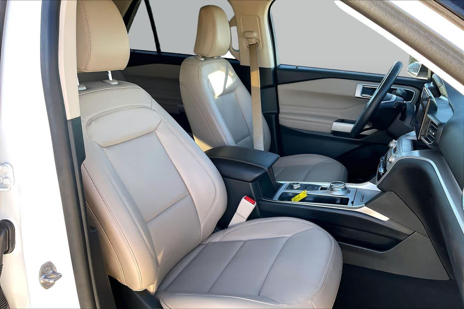 Used 2024 Oxford White Ford XLT image 9