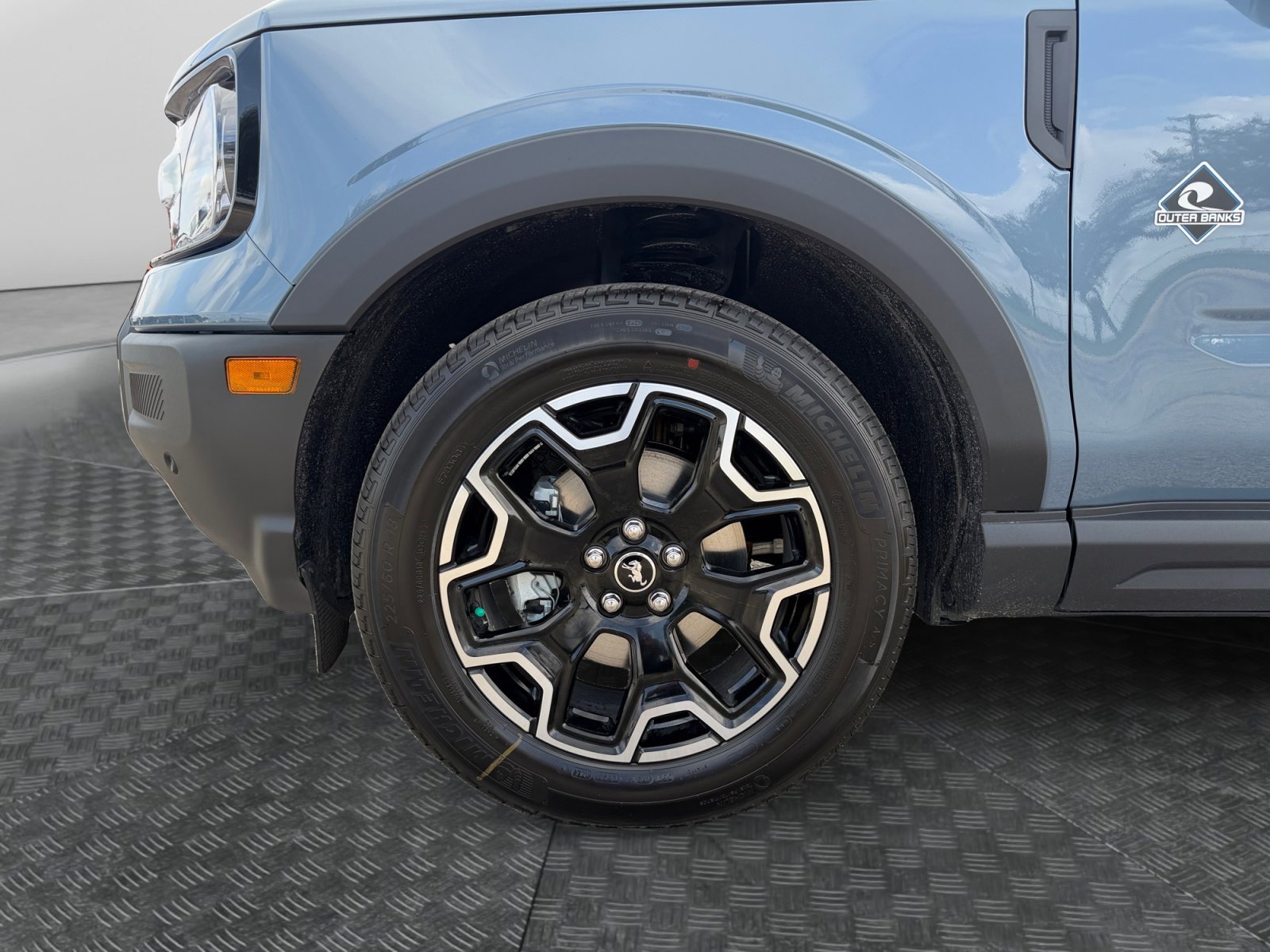 New 2026 Azure Gray Metallic Tri-Coat Ford Outer Banks image 9