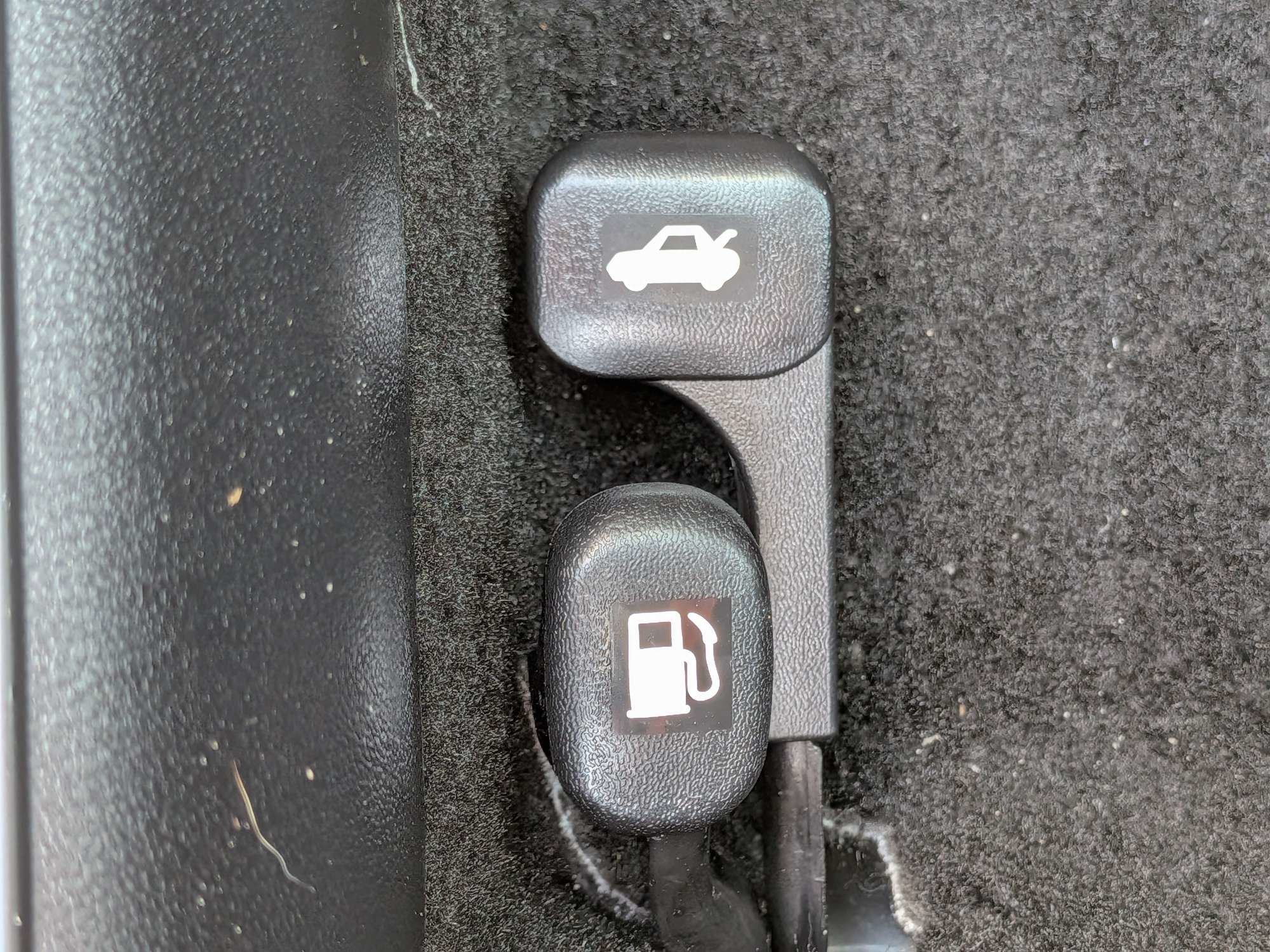 New 2026 Snow White Pearl Kia LX image 23