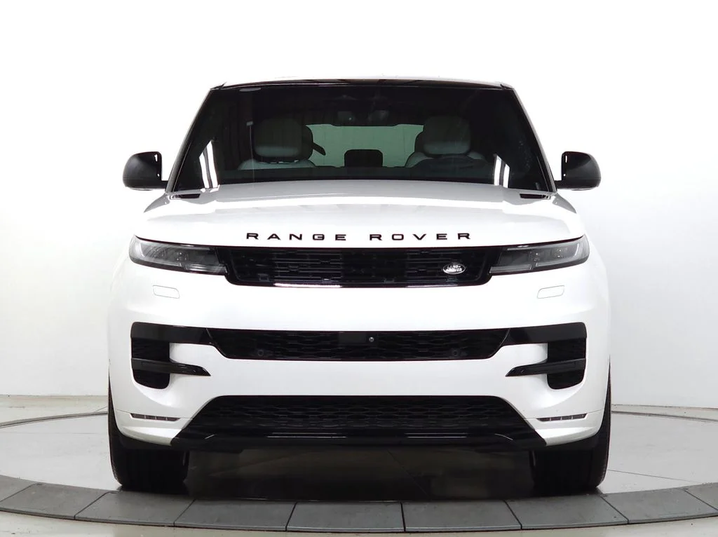 Used 2025 White Land Rover Dynamic SE image 11