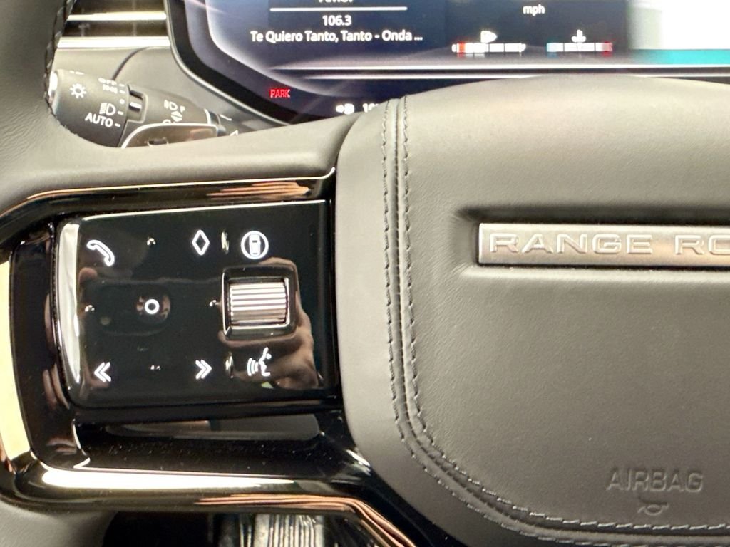 New 2026 Borasco Grey Land Rover Dynamic SE image 11
