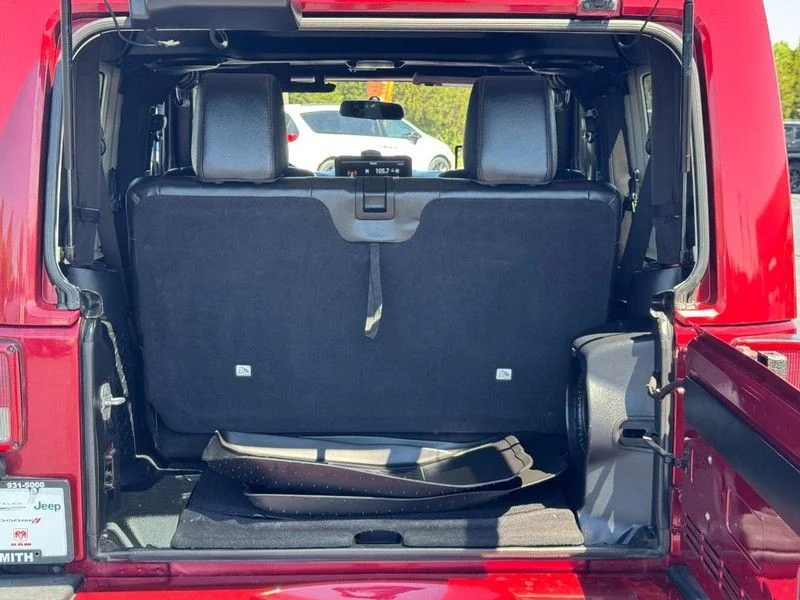Used 2012 Red Jeep Sahara image 4